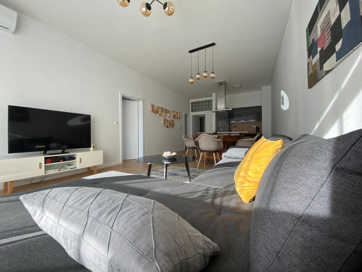 Sundeck City Centre Apartment 브라티슬라바 외부 사진